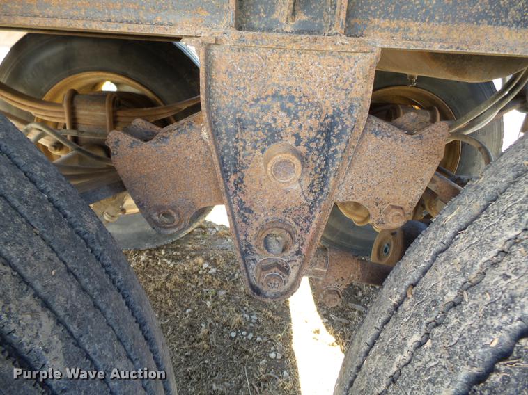 image for item DB7236 1998 Wheeler GH2225KA40 double hopper bottom grain trailer