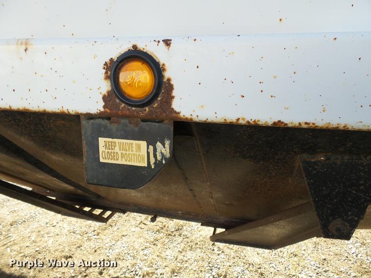 image for item DB7236 1998 Wheeler GH2225KA40 double hopper bottom grain trailer