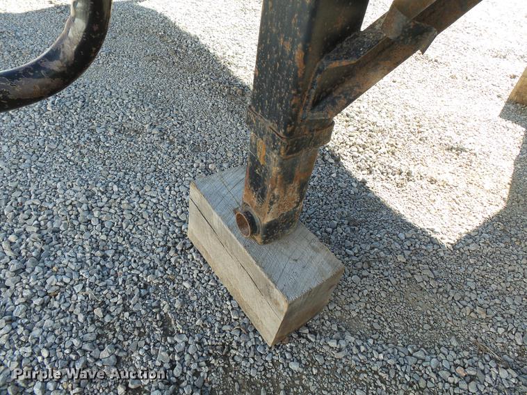 image for item DB7236 1998 Wheeler GH2225KA40 double hopper bottom grain trailer