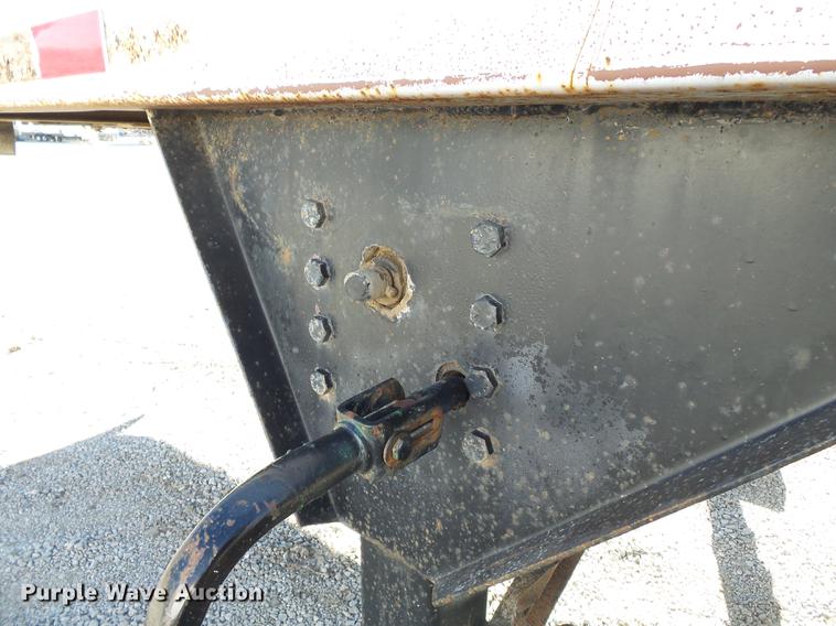 image for item DB7236 1998 Wheeler GH2225KA40 double hopper bottom grain trailer