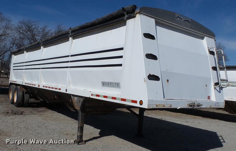 image for item DB7237 2004 Wheeler GH2225KA38 double hopper bottom grain trailer