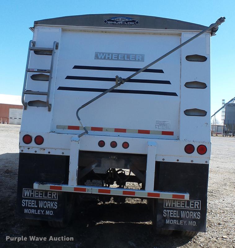 image for item DB7237 2004 Wheeler GH2225KA38 double hopper bottom grain trailer