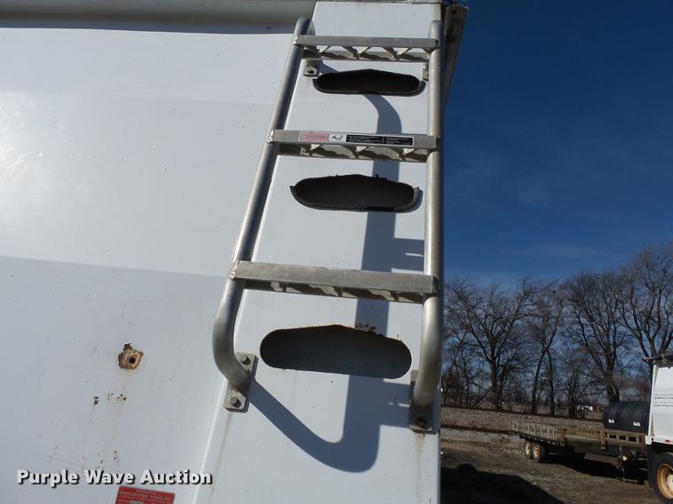 image for item DB7237 2004 Wheeler GH2225KA38 double hopper bottom grain trailer