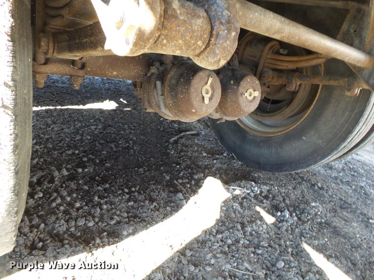 image for item DB7237 2004 Wheeler GH2225KA38 double hopper bottom grain trailer