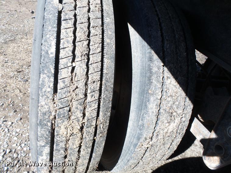 image for item DB7237 2004 Wheeler GH2225KA38 double hopper bottom grain trailer