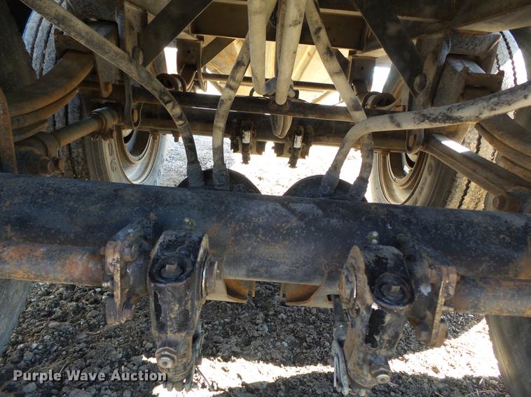 image for item DB7237 2004 Wheeler GH2225KA38 double hopper bottom grain trailer