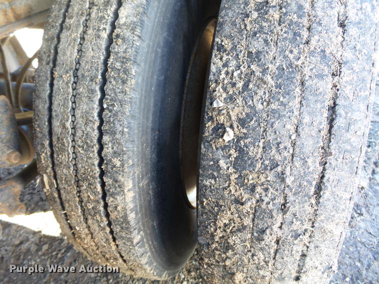 image for item DB7237 2004 Wheeler GH2225KA38 double hopper bottom grain trailer