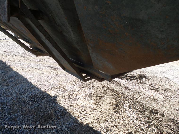 image for item DB7237 2004 Wheeler GH2225KA38 double hopper bottom grain trailer