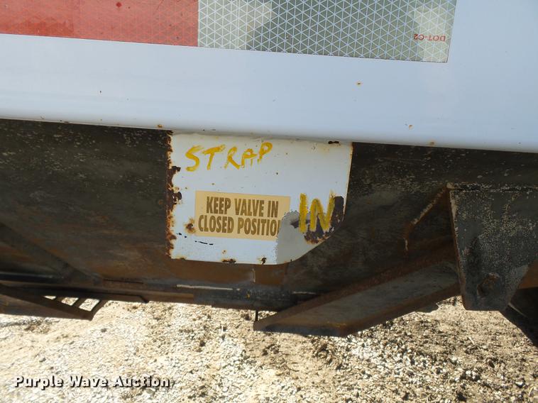 image for item DB7237 2004 Wheeler GH2225KA38 double hopper bottom grain trailer