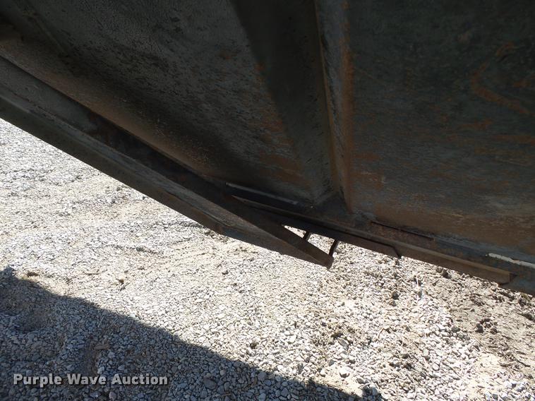 image for item DB7237 2004 Wheeler GH2225KA38 double hopper bottom grain trailer