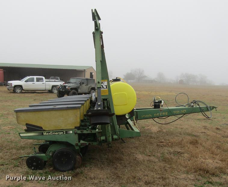 image for item DC0021 John Deere 7200 planter