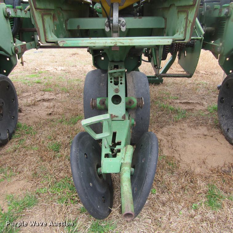 image for item DC0021 John Deere 7200 planter
