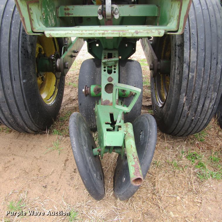 image for item DC0021 John Deere 7200 planter