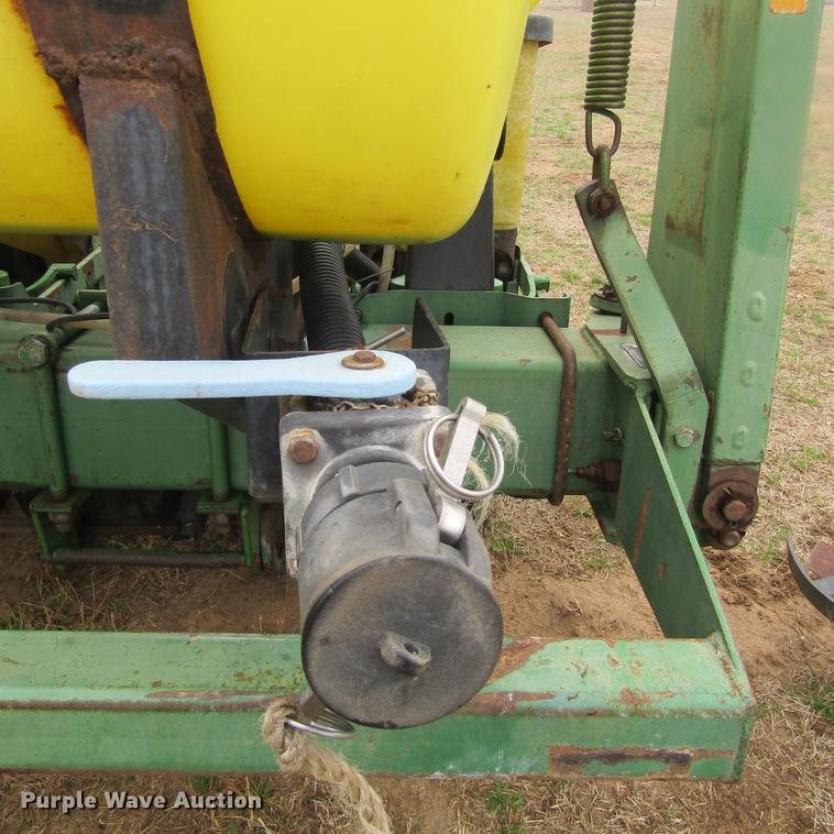 image for item DC0021 John Deere 7200 planter