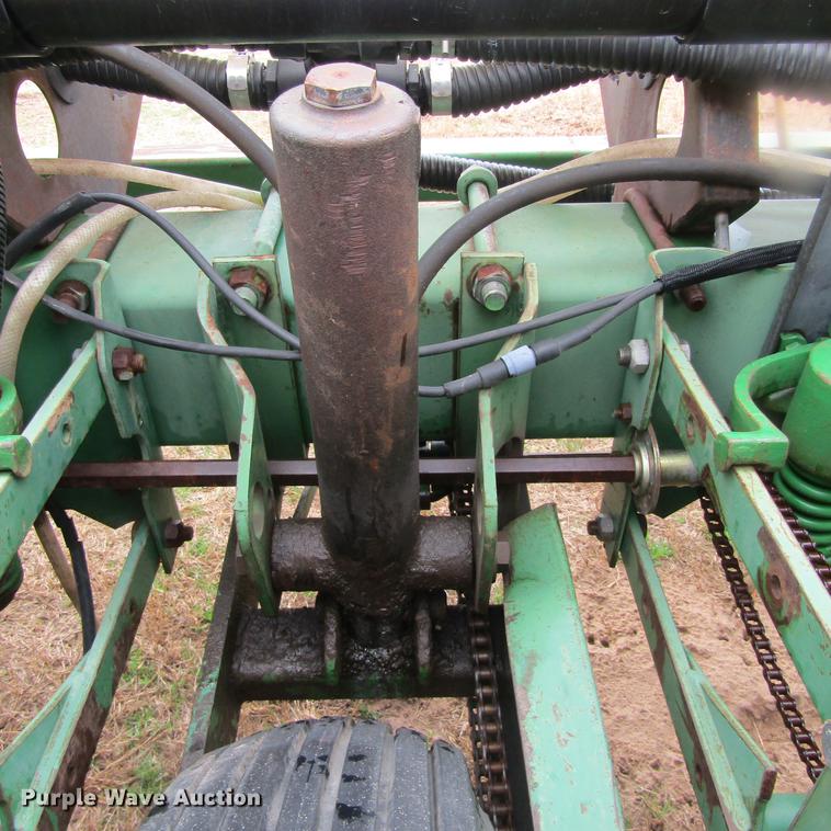 image for item DC0021 John Deere 7200 planter
