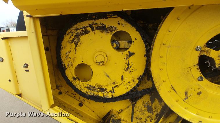 image for item DC0639 2002 New Holland HW320 Haybine self-propelled windrower