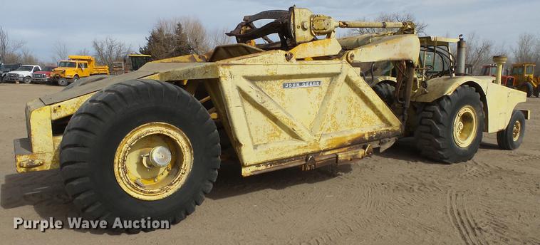 image for item DC0641 John Deere elevating scraper