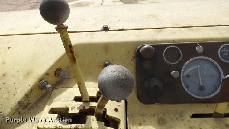 image for item DC0641 John Deere elevating scraper