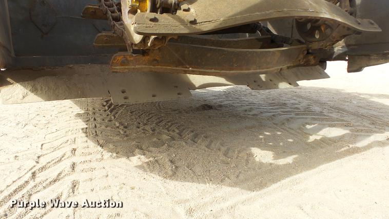 image for item DC0641 John Deere elevating scraper