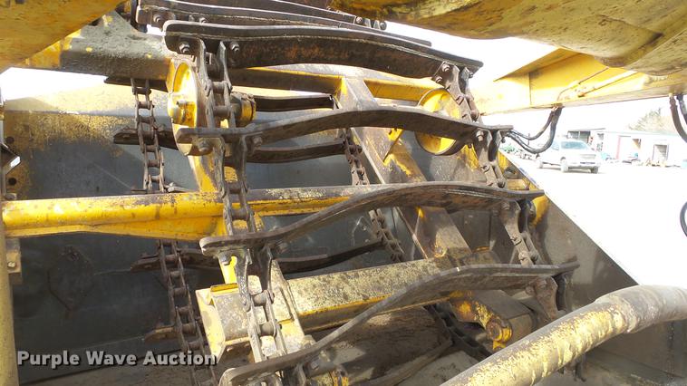 image for item DC0641 John Deere elevating scraper