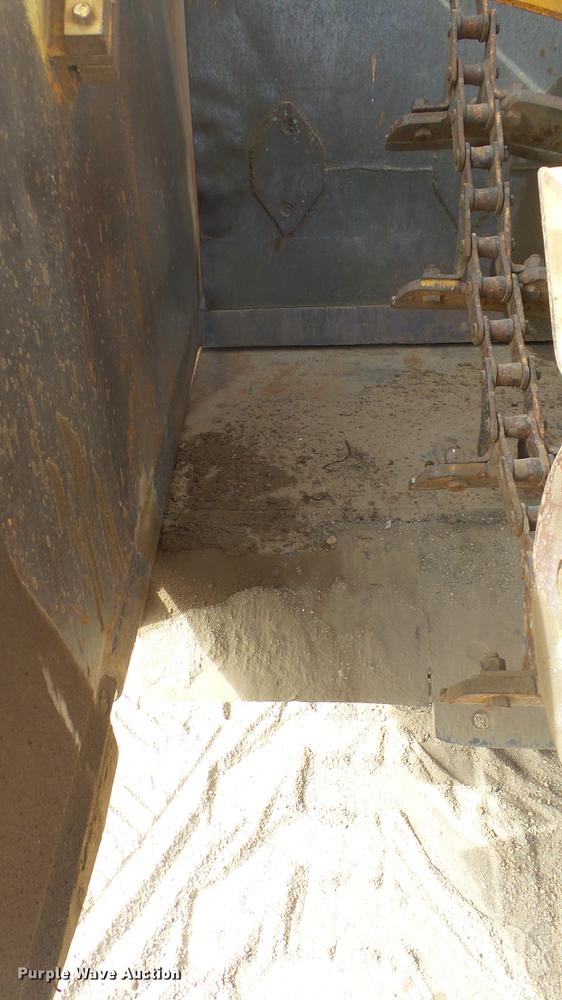 image for item DC0641 John Deere elevating scraper