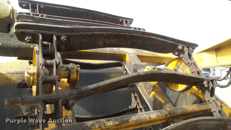 image for item DC0641 John Deere elevating scraper