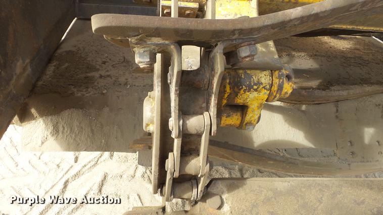 image for item DC0641 John Deere elevating scraper