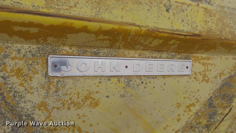 image for item DC0641 John Deere elevating scraper