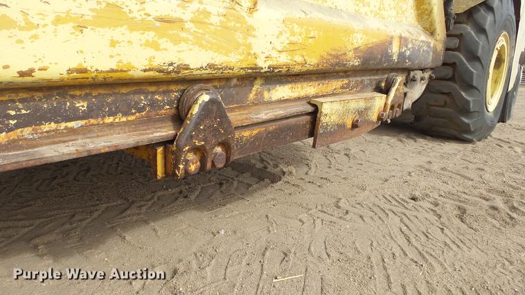 image for item DC0641 John Deere elevating scraper
