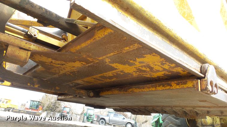 image for item DC0641 John Deere elevating scraper