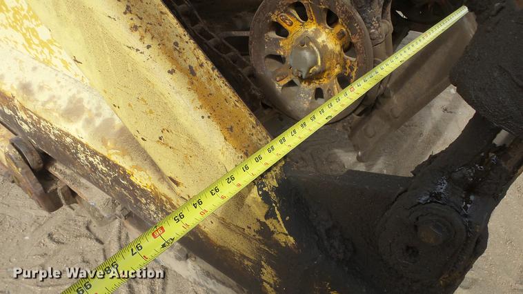 image for item DC0641 John Deere elevating scraper