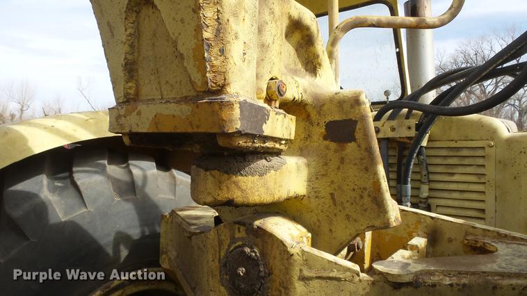 image for item DC0641 John Deere elevating scraper