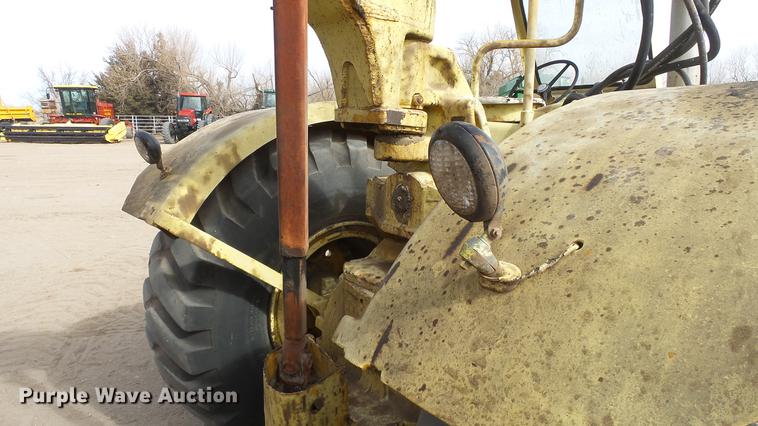 image for item DC0641 John Deere elevating scraper