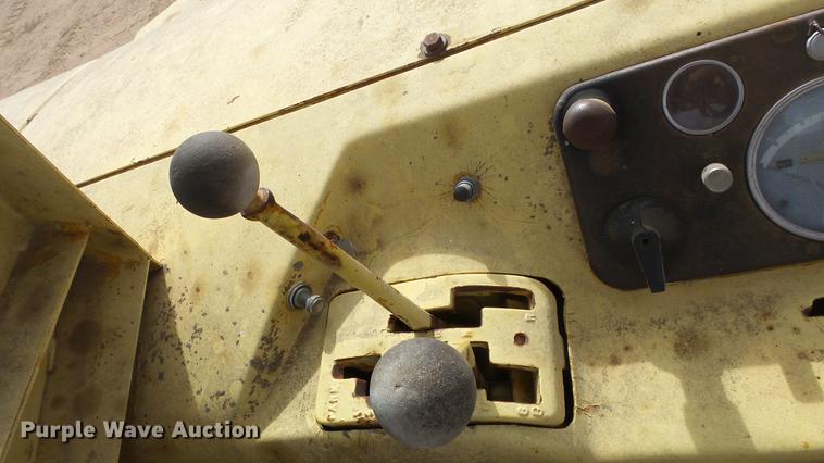 image for item DC0641 John Deere elevating scraper