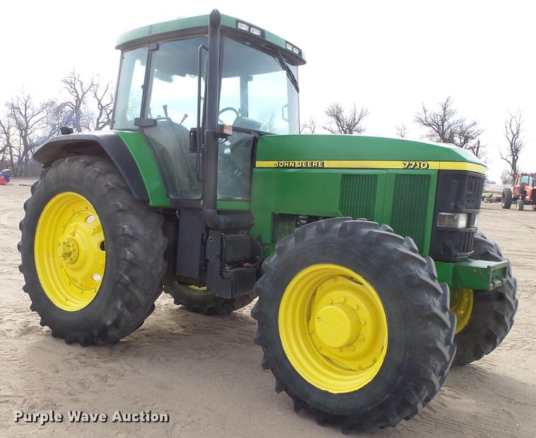 image for item DC0642 1997 John Deere 7710 MFWD tractor