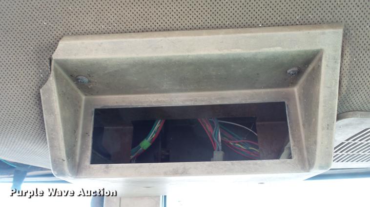 image for item DC0642 1997 John Deere 7710 MFWD tractor