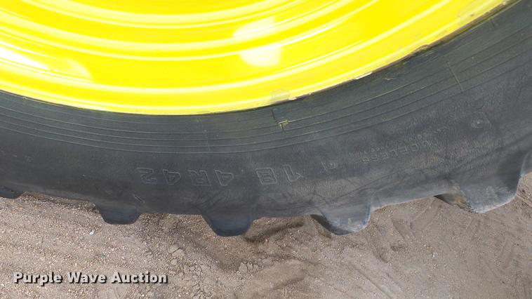 image for item DC0642 1997 John Deere 7710 MFWD tractor