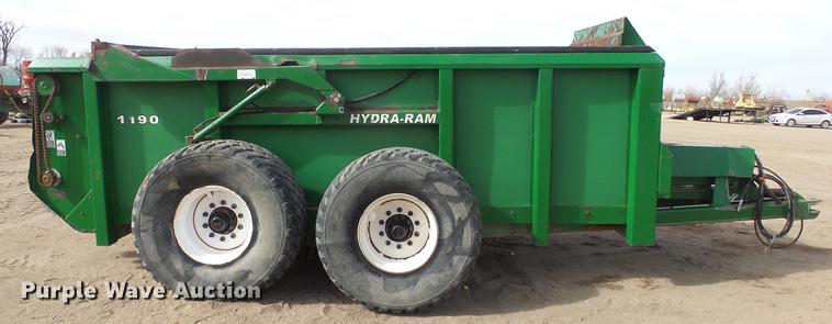image for item DC0644 Pik-Rite 1190 Hydraram manure spreader
