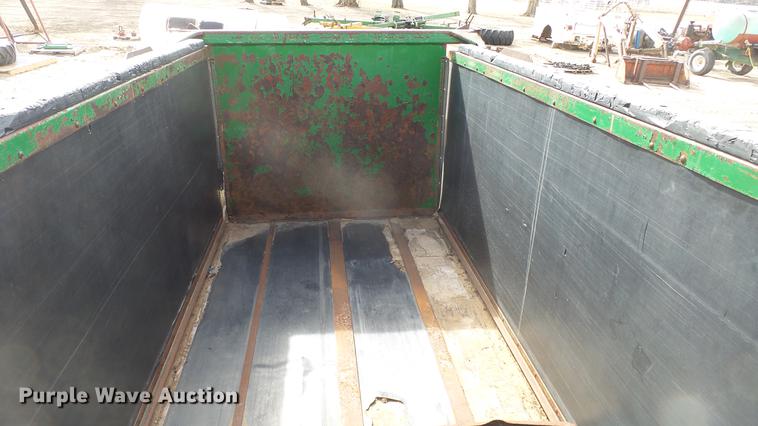 image for item DC0644 Pik-Rite 1190 Hydraram manure spreader