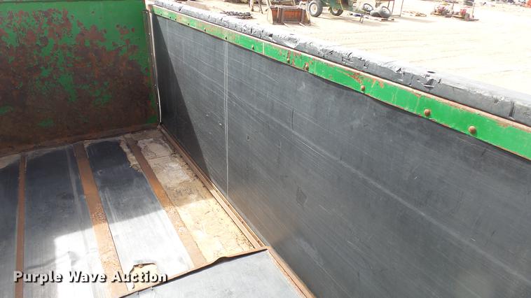 image for item DC0644 Pik-Rite 1190 Hydraram manure spreader