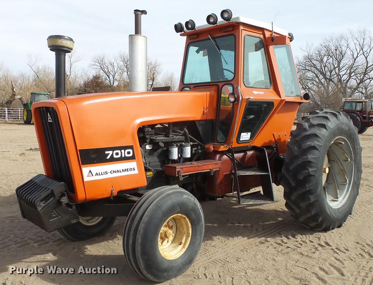 image for item DC0645 Allis Chalmers 7010 tractor
