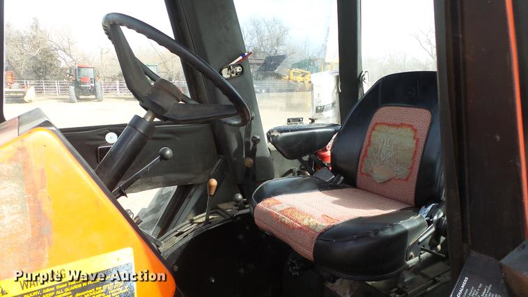 image for item DC0645 Allis Chalmers 7010 tractor