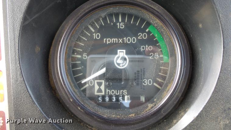 image for item DC0645 Allis Chalmers 7010 tractor