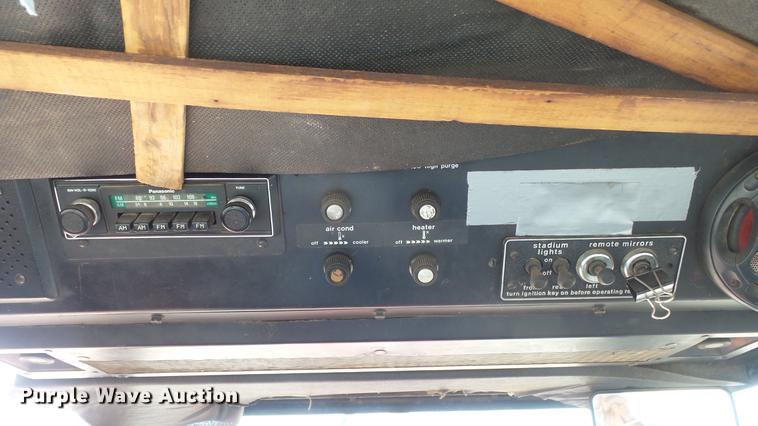 image for item DC0645 Allis Chalmers 7010 tractor