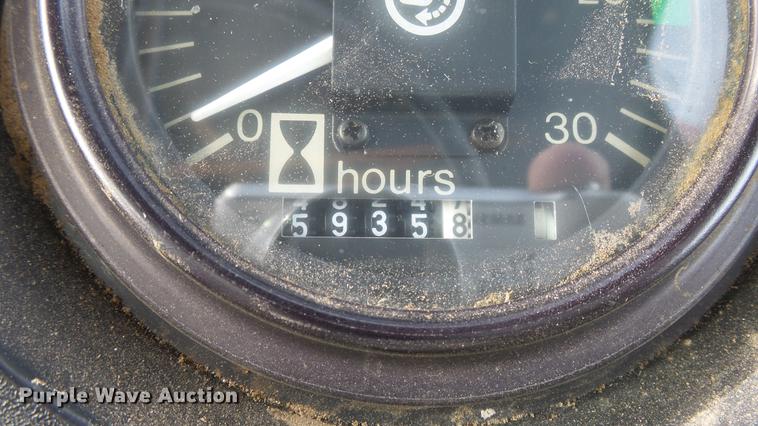 image for item DC0645 Allis Chalmers 7010 tractor