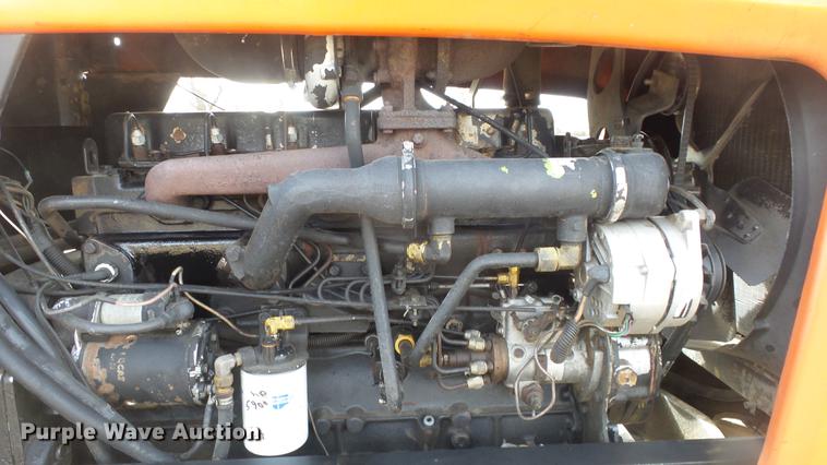 image for item DC0645 Allis Chalmers 7010 tractor