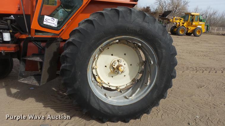 image for item DC0645 Allis Chalmers 7010 tractor