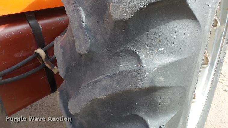 image for item DC0645 Allis Chalmers 7010 tractor