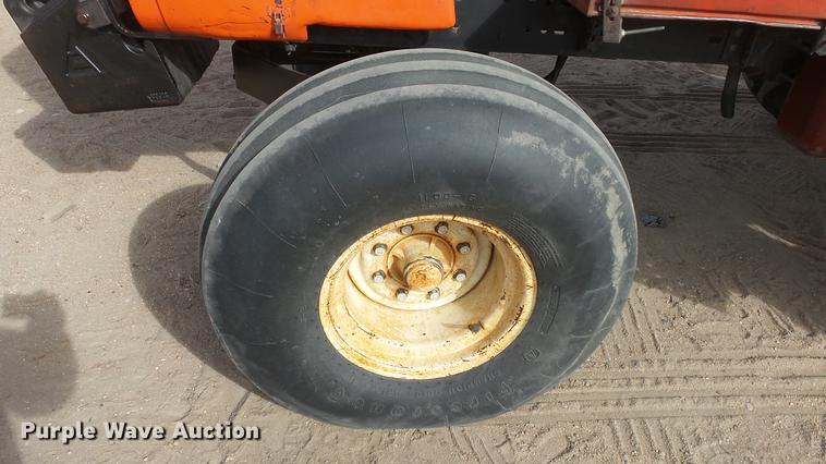 image for item DC0645 Allis Chalmers 7010 tractor