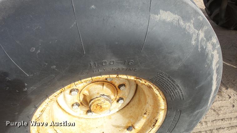 image for item DC0645 Allis Chalmers 7010 tractor